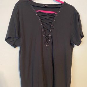 Black vneck lace tee
